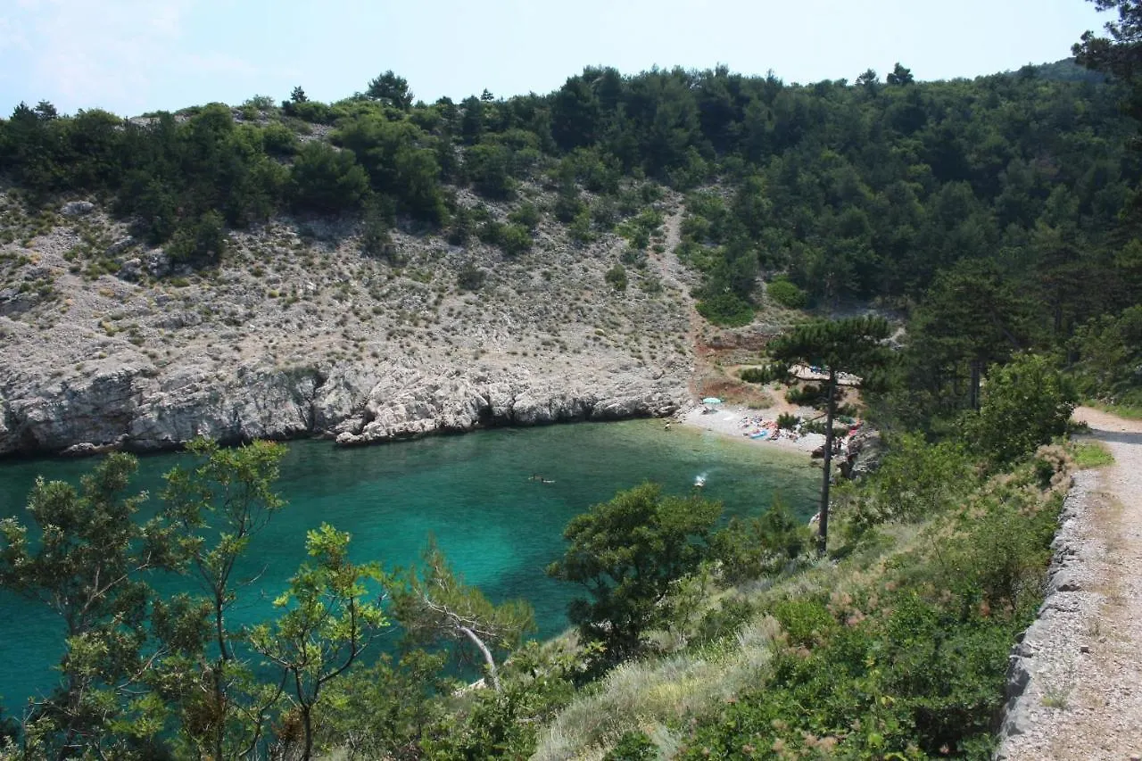 Double Room Vrbnik 5299C Κροατία
